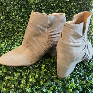 NEVER WORN Velvet Wrinkled Booties